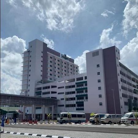 Serapi Verdure Hotel Kuching Exteriör bild