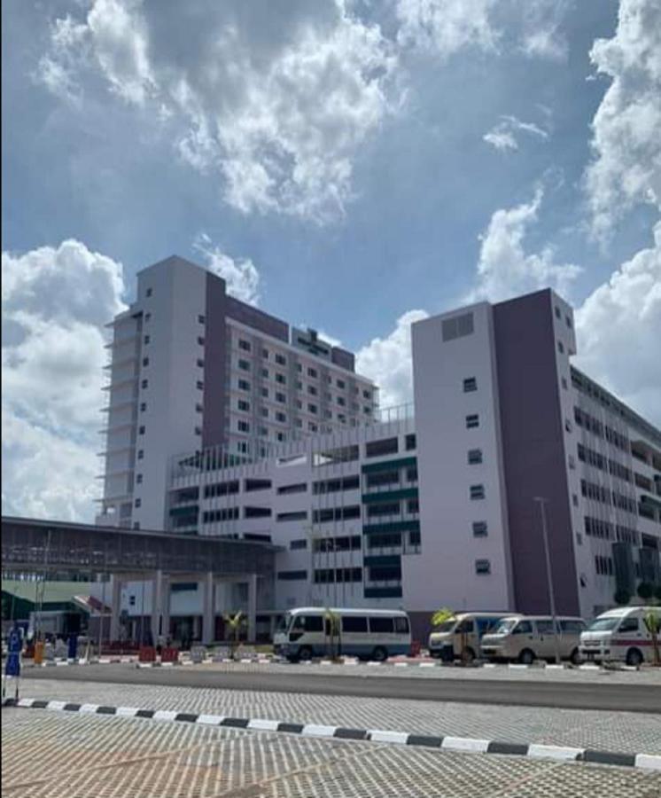 Serapi Verdure Hotel Kuching Exteriör bild